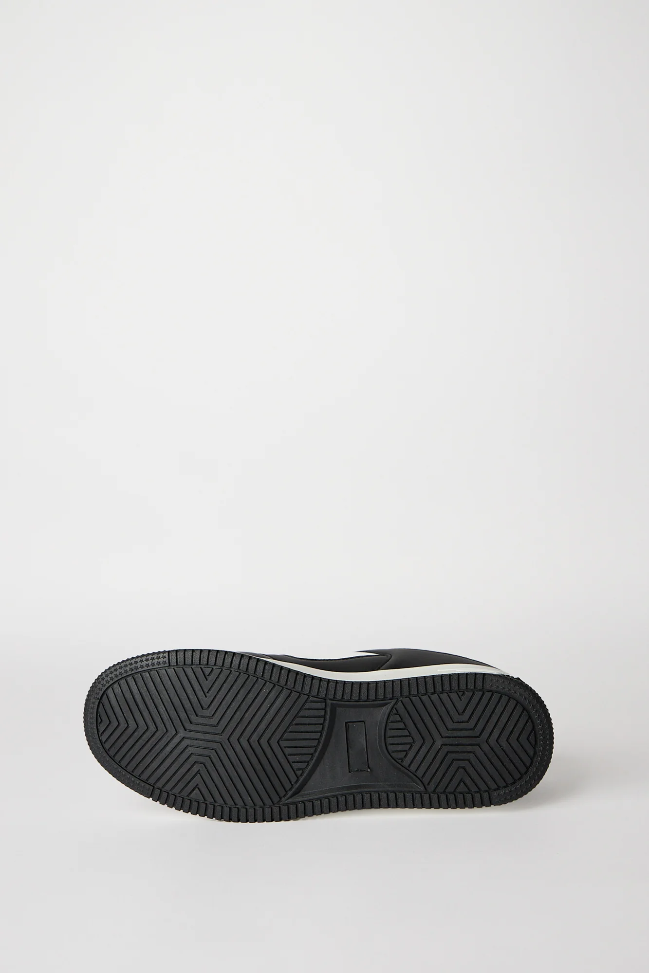Arsenic Basic Low Shoes - Image 11