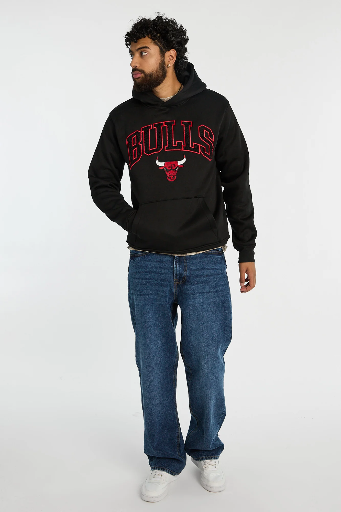 Mens Chicago Bulls Chenille Logo Hoodie - Image 4
